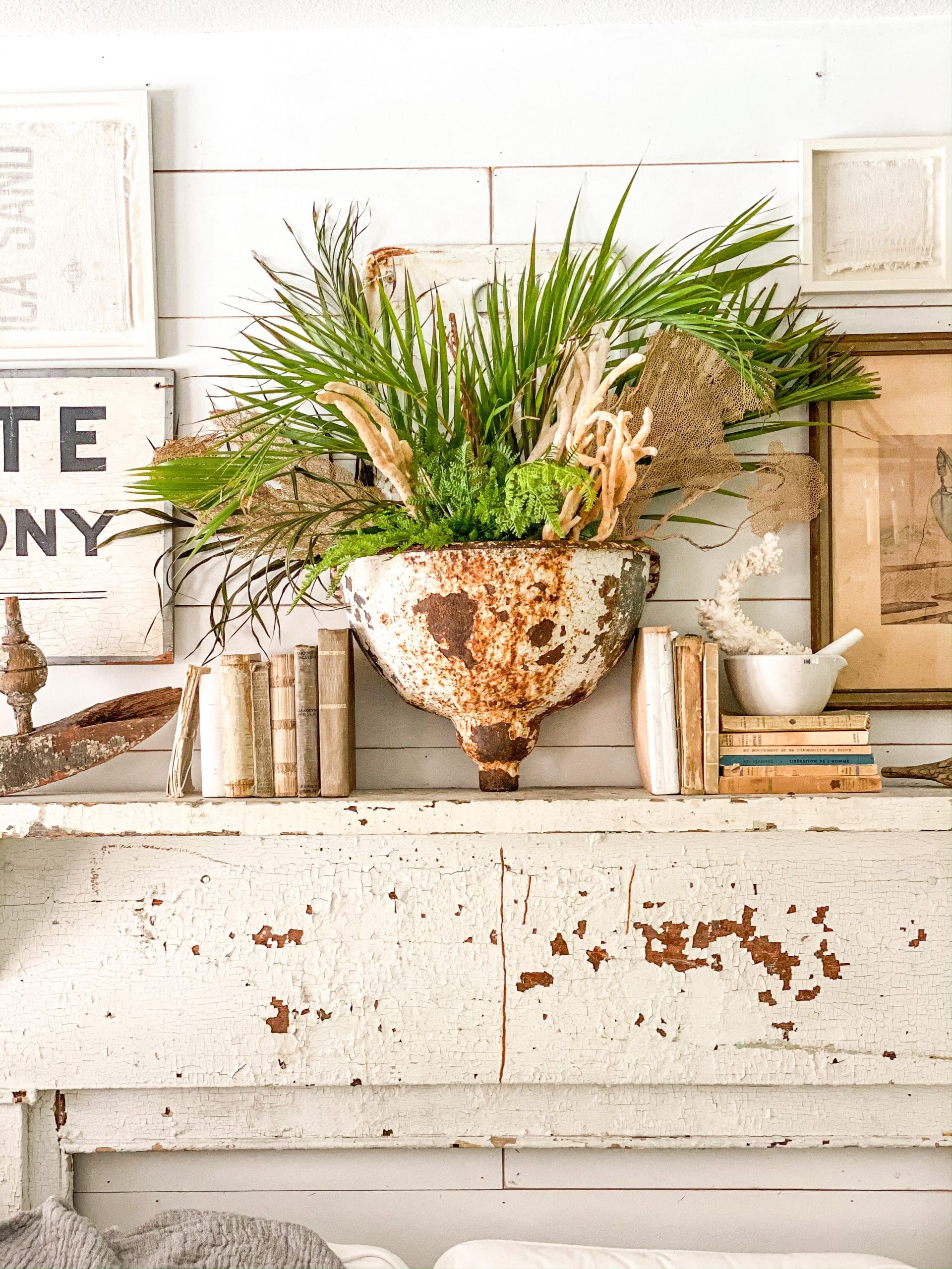 How to Decorate a Summer Mantel with Beautiful Style