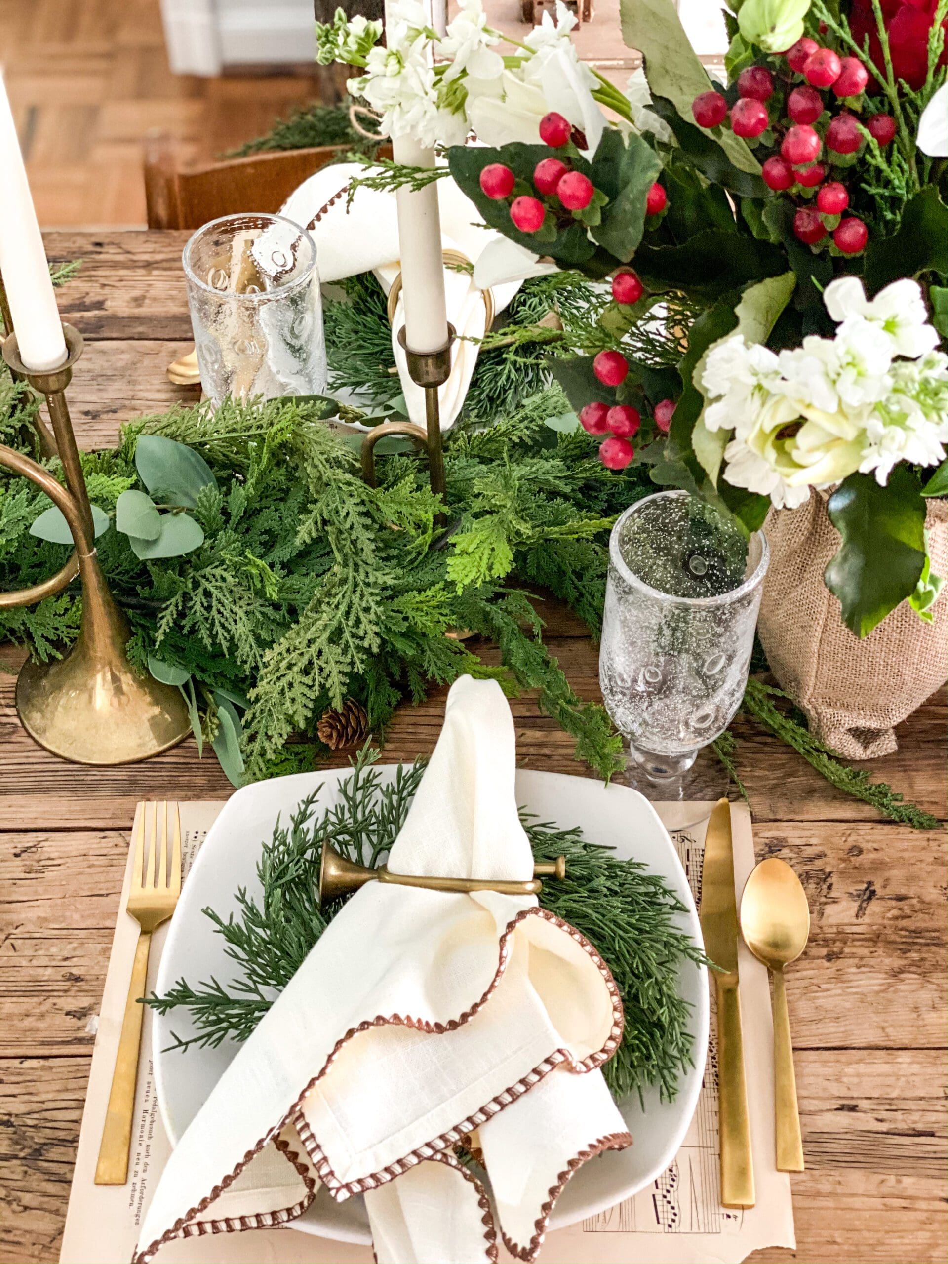 6 Beautiful Christmas Table Ideas You’ll Love This Season