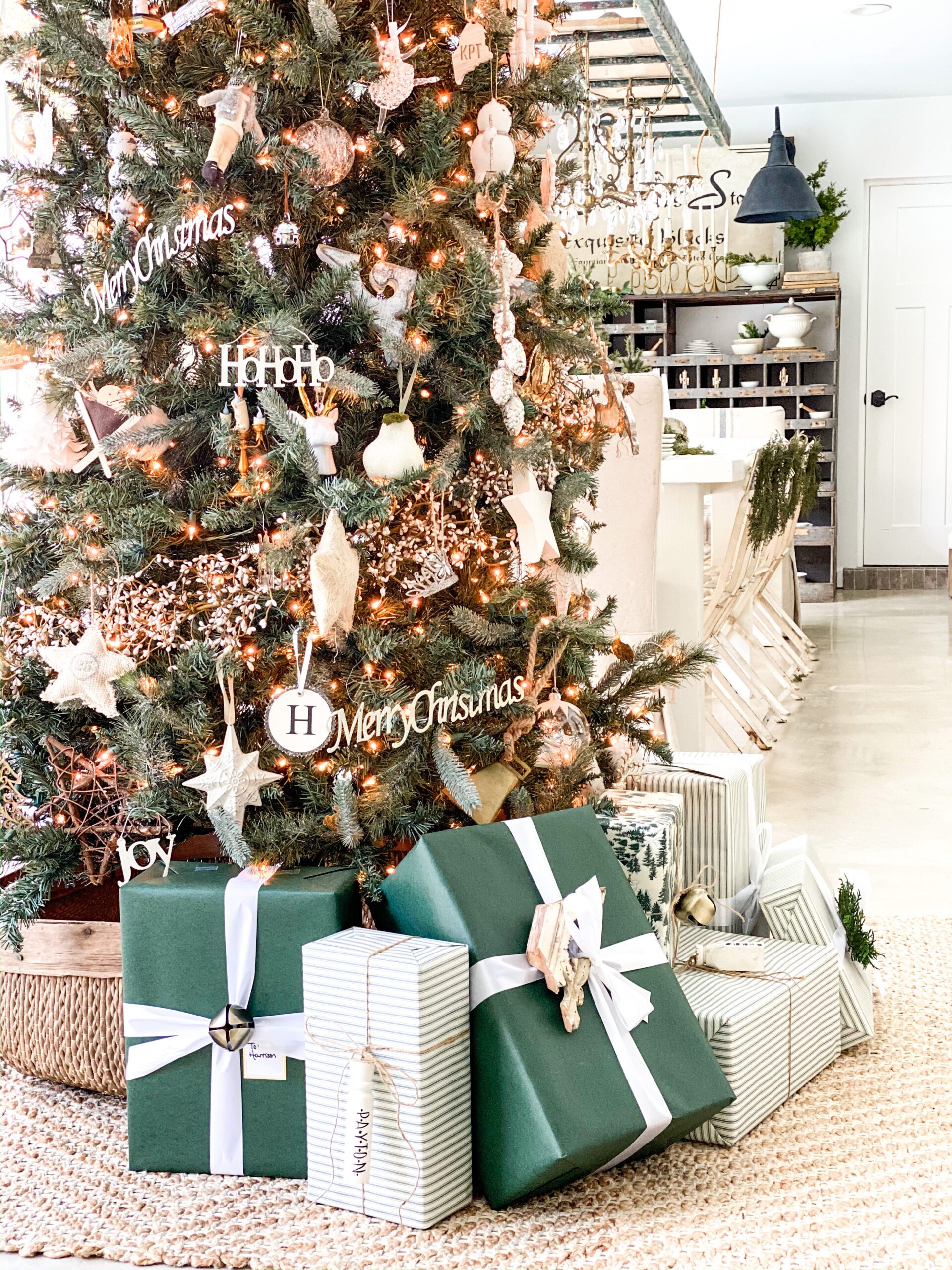 5 Easy Ways to Make Your Gift Wrapping Look Special
