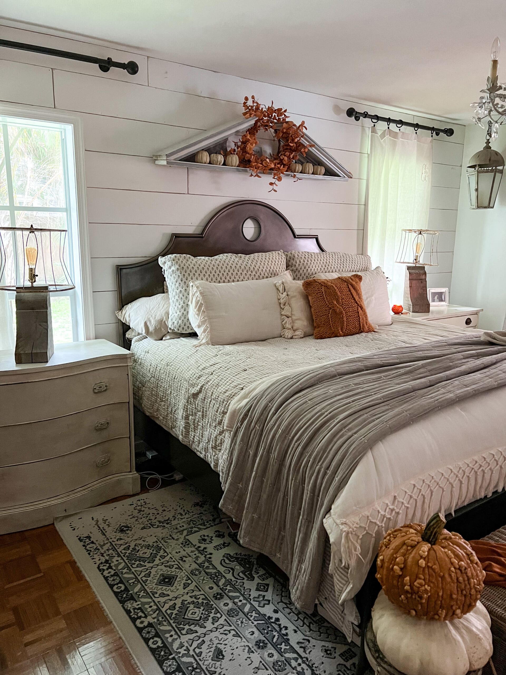 How to Easily Decorate a Cozy Fall Bedroom - Robyn\'s French Nest