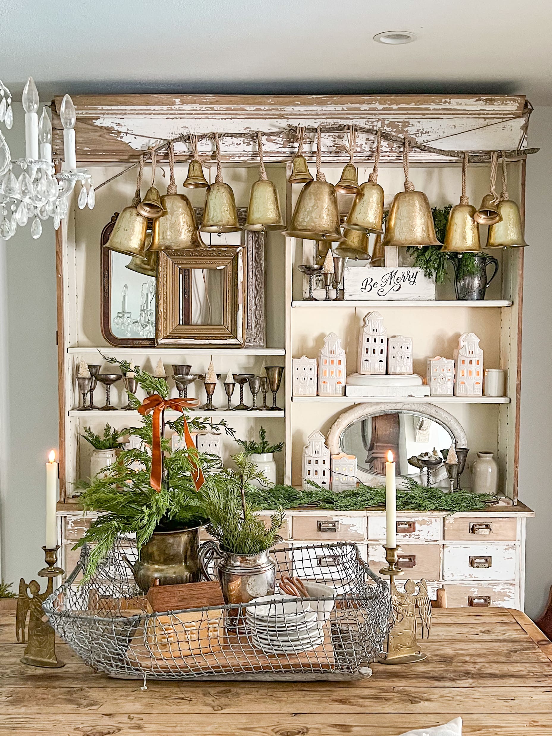 17 Festive Ways to Decorate Your Kitchen for Christmas