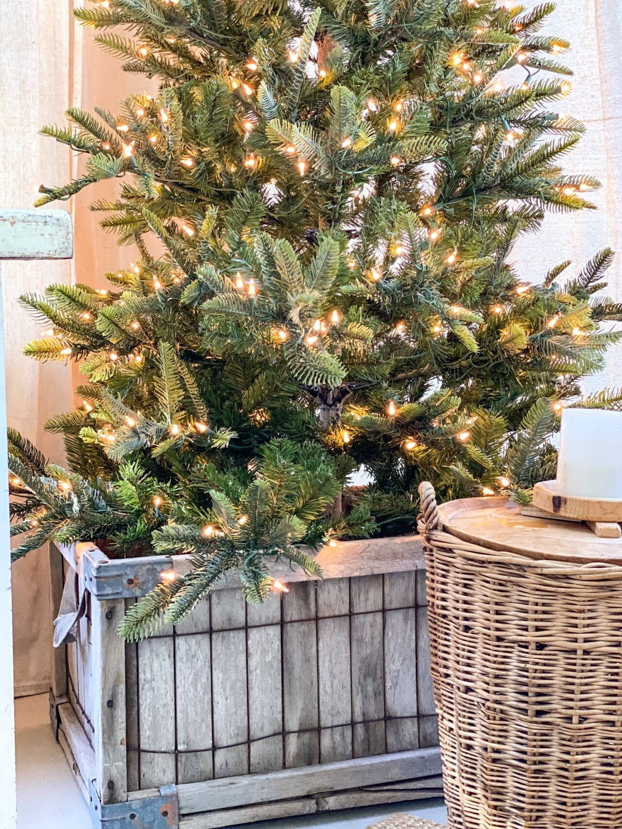 13 Best Ideas for Decorating a Sparse Christmas Tree - Robyn's French Nest